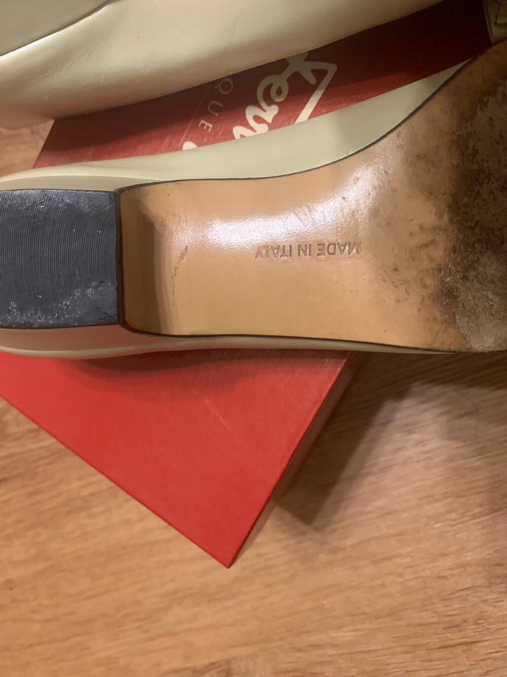 Salvatore Ferragamo Vara low-heel pumps